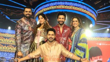 Photos: Varun Dhawan, Janhvi Kapoor, Sanya Malhotra, Rohit Saraf and Maniesh Paul snapped promoting Sunny Sanskari Ki Tulsi Kumari at Falguni Pathak’s Dandiya Night