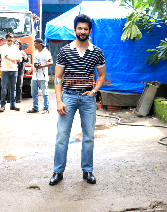 photos varun dhawan janhvi kapoor sanya malhotra and rohit saraf snapped promoting sunny sanskari ki tulsi kumari 9