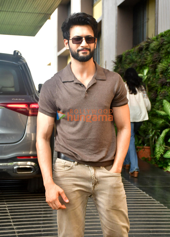 photos varun dhawan maniesh paul and rohit saraf snapped in andheri 3
