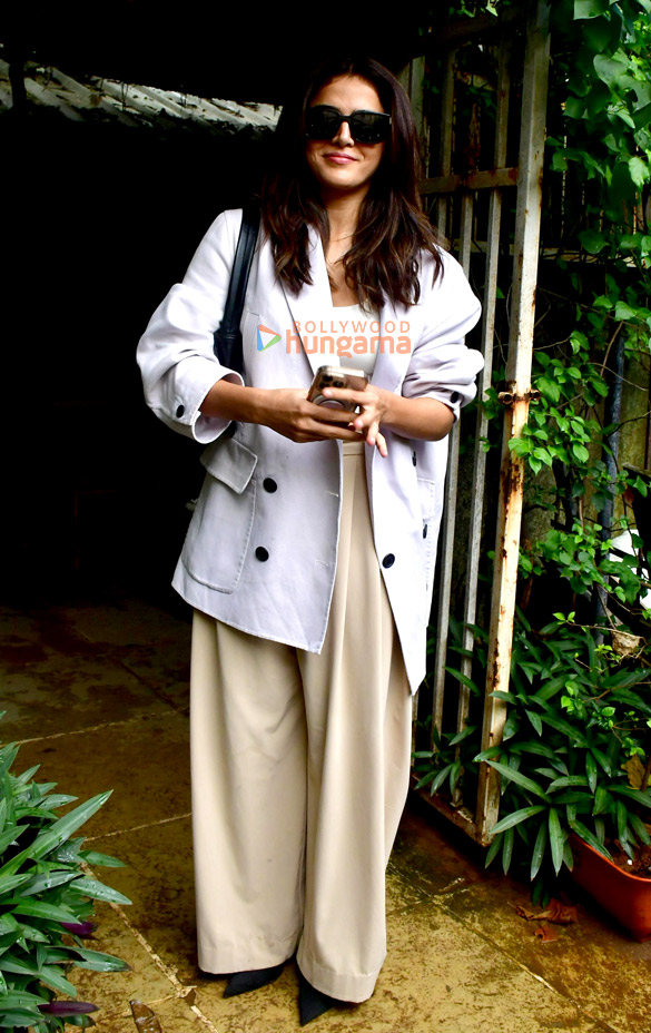 photos wamiqa gabbi snapped in juhu 3