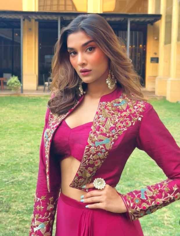 Navratri Ashtami 2025: Neha Dhupia, Saiee Manjrekar and other Bollywood actresses Shine in pink festive looks