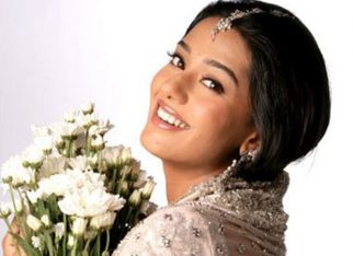 Amrita Rao opens up on bizarre proposals after Vivah; reveals, “People standing next to their car and dog, saying ‘mujhse shaadi karlo’” Amrita Rao opens up on bizarre proposals after Vivah; reveals, “People standing next to their car and dog, saying ‘mujhse shaadi karlo’”