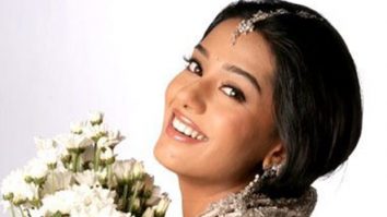 Amrita Rao opens up on bizarre proposals after Vivah; reveals, “People standing next to their car and dog, saying ‘mujhse shaadi karlo’” Amrita Rao opens up on bizarre proposals after Vivah; reveals, “People standing next to their car and dog, saying ‘mujhse shaadi karlo’”