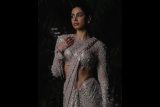 Khushi Kapoor drapped in pearls