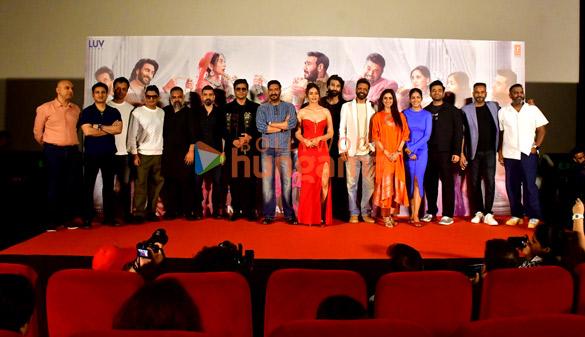 photos ajay devgn r madhavan rakul preet singh meezaan jafri and others grace the trailer launch of their film de de pyaar de 2 114 4