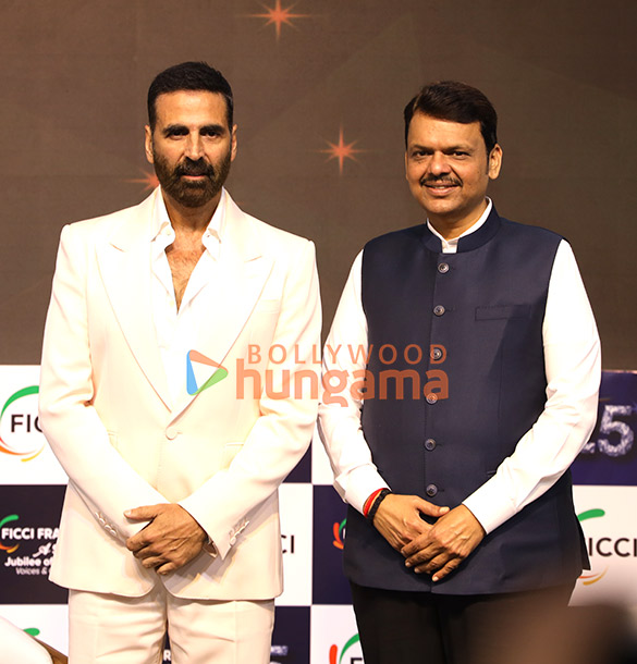 photos akshay kumar ayushmann khuranna in conversation with chief minister devendra fadnavis at ficci frames 2025 6