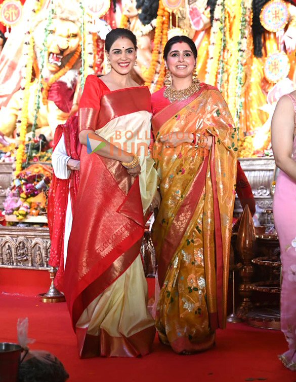 photos alia bhatt hrithik roshan rani mukerji karan johar ajay devgn kajol and others snapped at 79th north bombay sarbojanin durga puja 3