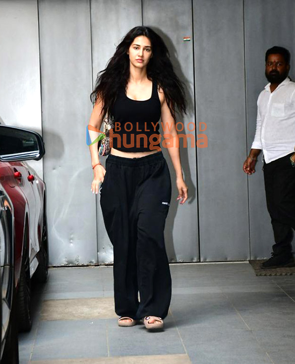 photos disha patani snapped outside a clinic in bandra 1 4