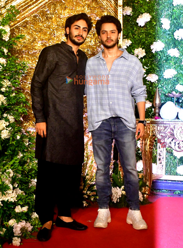 photos hrithik roshan saba azad mrunal thakur pooja hegde mouni roy nora fatehi and others snapped attending ramesh s tauranis diwali bash 1