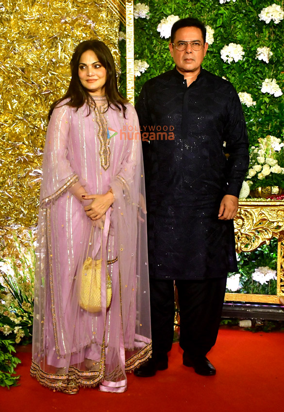 photos hrithik roshan saba azad mrunal thakur pooja hegde mouni roy nora fatehi and others snapped attending ramesh s tauranis diwali bash 11