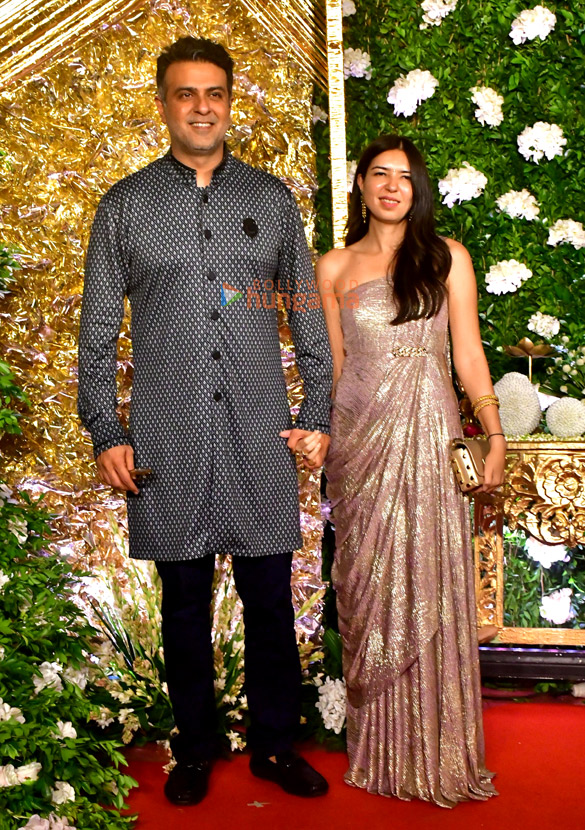 photos hrithik roshan saba azad mrunal thakur pooja hegde mouni roy nora fatehi and others snapped attending ramesh s tauranis diwali bash 16