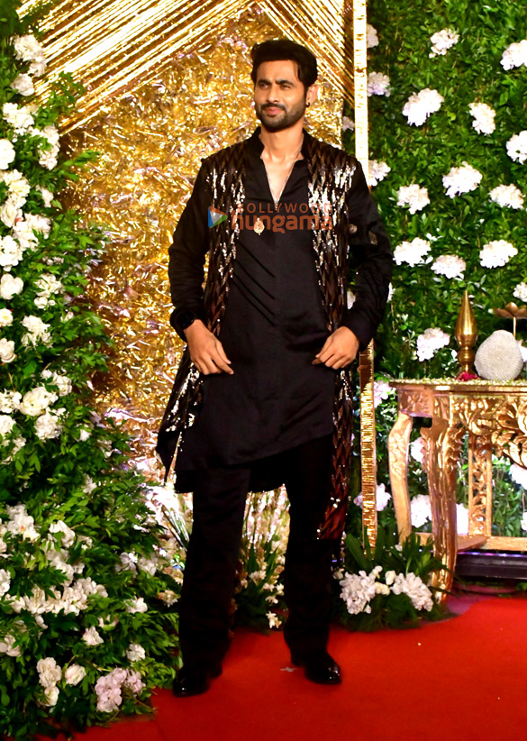 photos hrithik roshan saba azad mrunal thakur pooja hegde mouni roy nora fatehi and others snapped attending ramesh s tauranis diwali bash 38