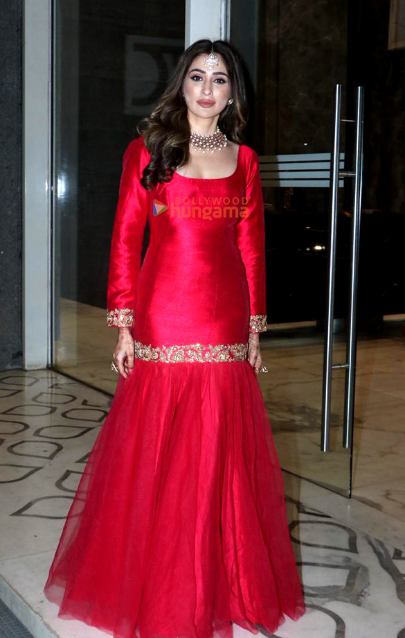photos isha koppikar mannara nyra banerjee snapped attending mika singhs diwali party 4