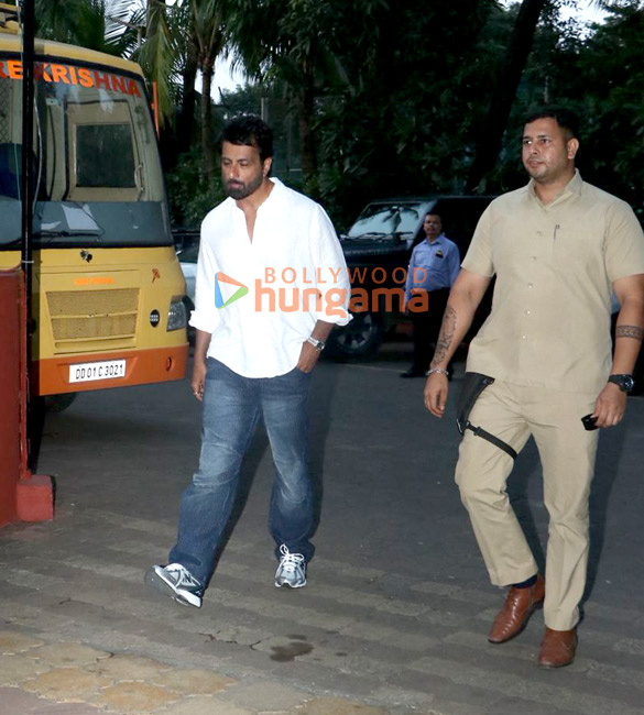 photos jackie shroff rohit shetty sonu sood aditya pancholi and others attend pankaj dheers prayer meet 2025 11