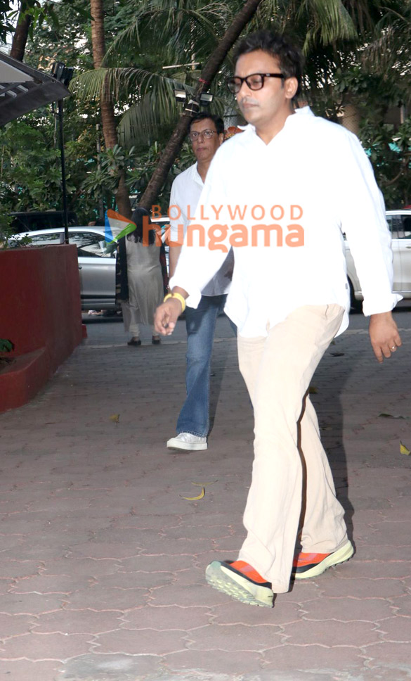 photos jackie shroff rohit shetty sonu sood aditya pancholi and others attend pankaj dheers prayer meet 2025 14