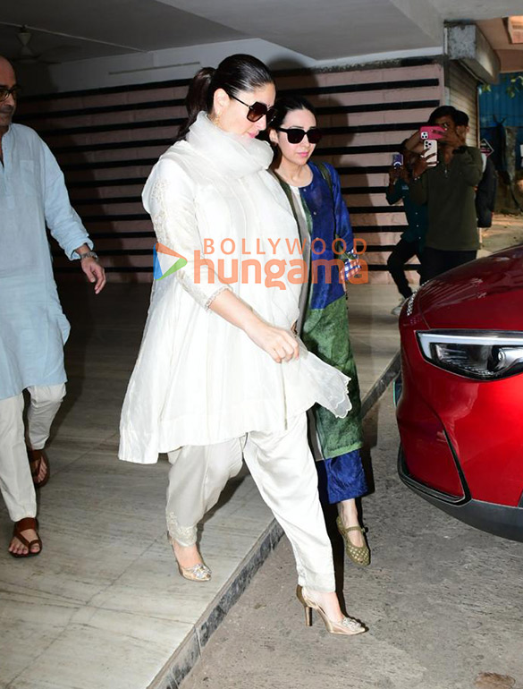 Photos: Kareena Kapoor Khan and Karisma Kapoor snapped in Bandra Photos: Kareena Kapoor Khan and Karisma Kapoor snapped in Bandra