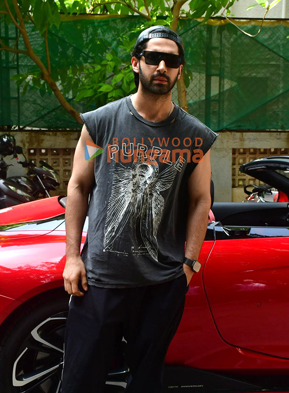 photos lakshya snapped with his new car in juhu 5