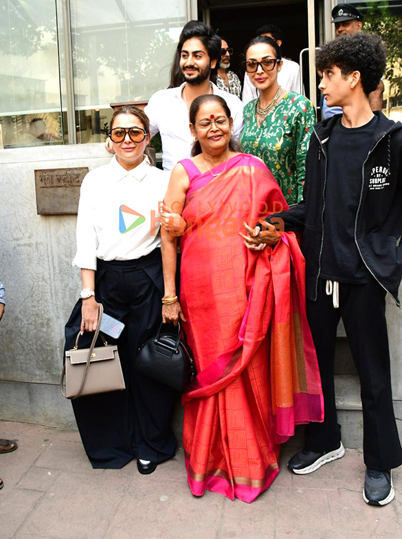 photos malaika arora amrita arora and family snapped outside a restaurant in bandra 4