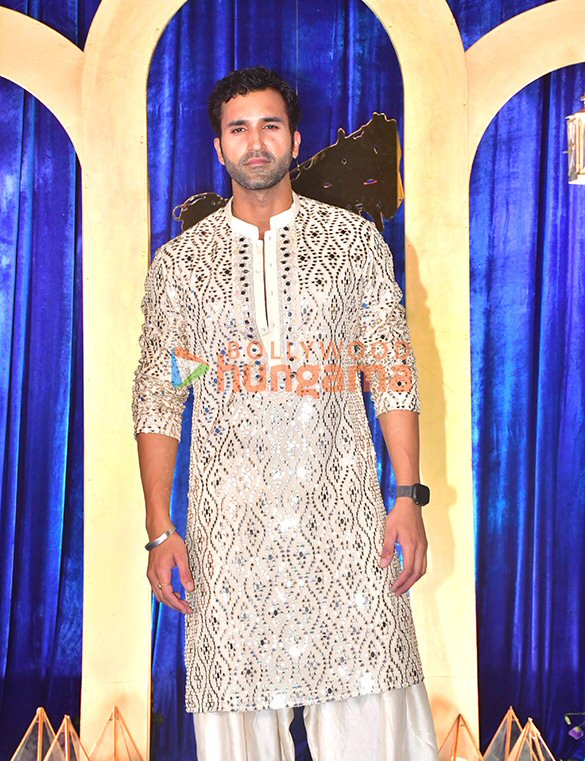 photos nargis fakhri nikita dutta divya khossla snapped at emmay entertainments diwali party 23