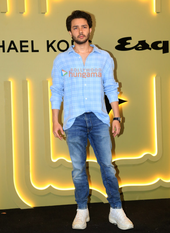 photos nimrat kaur kritika kamra elnaaz norouzi amyra dastur and others snapped attending esquire magazine diwali party 23