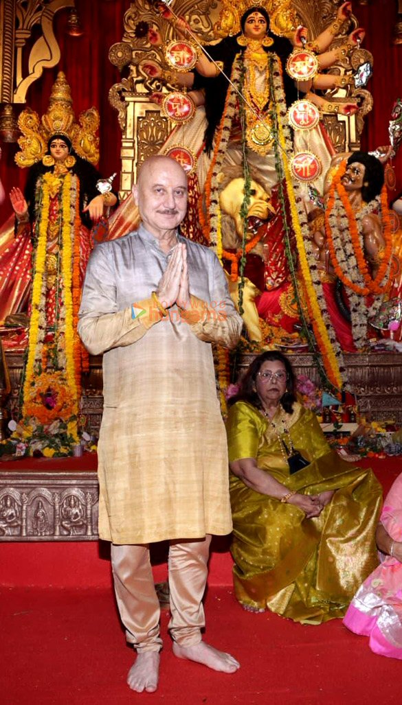 photos priyanka chopra jonas ranbir kapoor rani mukerji kajol and others snapped during durga puja at north bombay sarbojanin 15
