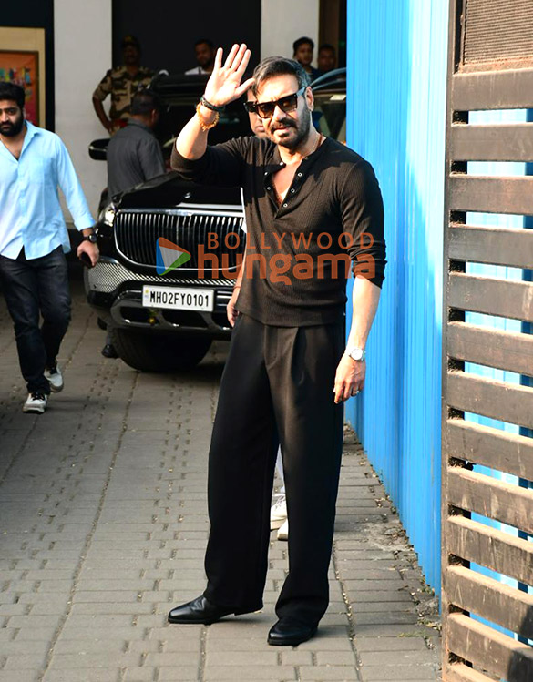 photos rakul preet singh ajay devgn r madhavan meezaan jafri and others snapped promoting de de pyaar de 2 at kalina airport 1