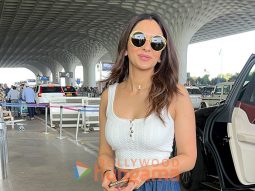 Photos: Rakul Preet Singh, Jackky Bhagnani, Nimrat Kaur, Alaya F and others snapped at the airport Photos: Rakul Preet Singh, Jackky Bhagnani, Nimrat Kaur, Alaya F and others snapped at the airport
