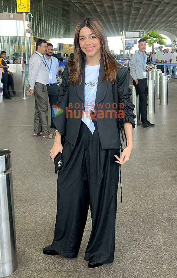 photos rakul preet singh jackky bhagnani nimrat kaur alaya f and others snapped at the airport 4
