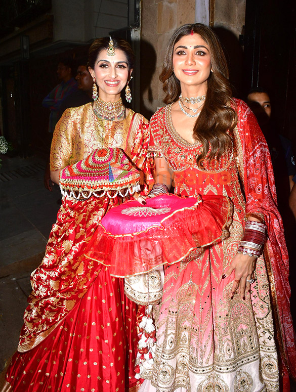 photos raveena tandon geeta basra shilpa shetty mira rajput kapoor and others snapped at anil kapoors residence for karwa chauth 009 4