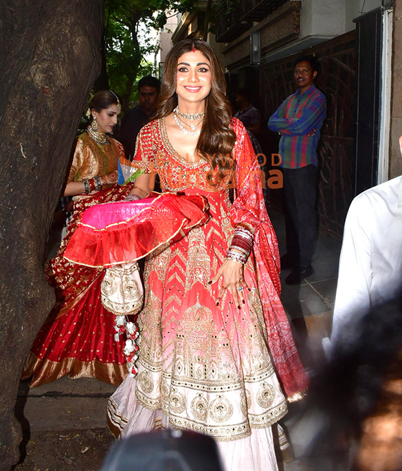 photos raveena tandon geeta basra shilpa shetty mira rajput kapoor and others snapped at anil kapoors residence for karwa chauth 009 6