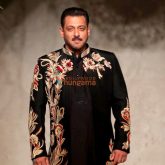 Photos: Salman Khan, Sonakshi Sinha, Sushmita Sen, Riteish Deshumukh, Genelia Deshumukh and others attend Vikram Phadnis’ 35 Years anniversary celebration in JW Marriott, Juhu Photos: Salman Khan, Sonakshi Sinha, Sushmita Sen, Riteish Deshumukh, Genelia Deshumukh and others attend Vikram Phadnis’ 35 Years anniversary celebration in JW Marriott, Juhu
