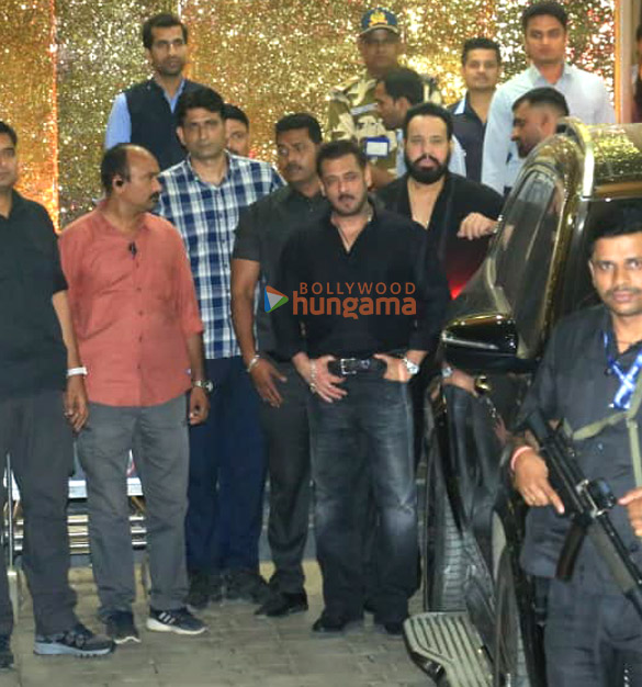 photos salman khan snapped at kalina airport 3 10
