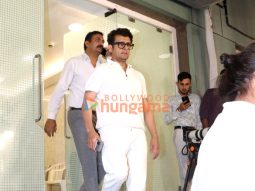 Photos: Sonu Nigam, Johny Lever, Rupali Ganguly, Rajesh Kumar and others attend Satish Shah’s prayer meet