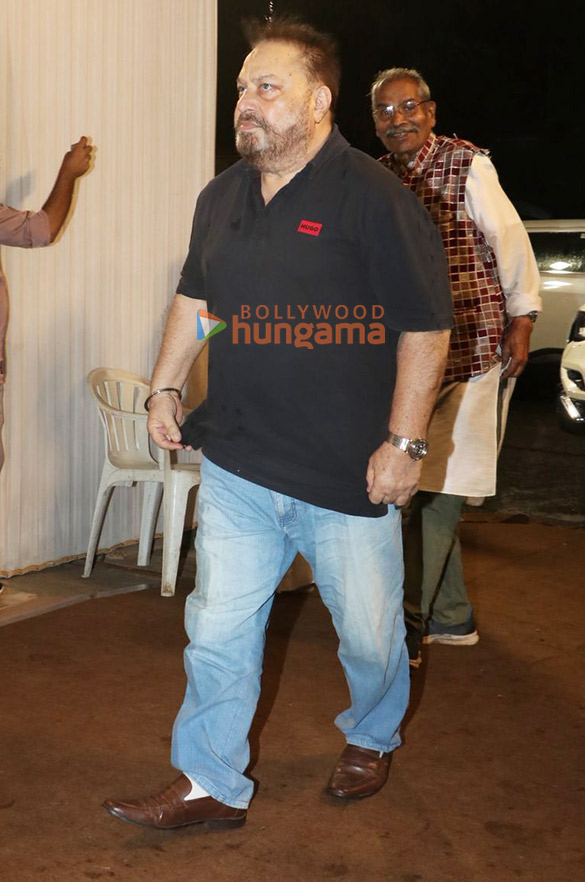 photos sonu nigam johny lever rupali ganguly rajesh kumar and others attend satish shahs prayer meet 34