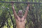 Milind Soman’s super pull up