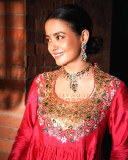 Celeb Photos Of Surveen Chawla