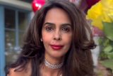 Husna ki Mallika! Birthday girl Mallika Sherawat