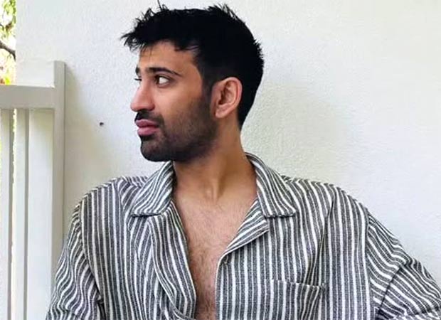 Archana Puran Singh's son Aaryamann Sethi mobbed in Delhi, pushed and slapped as fans rush for selfies