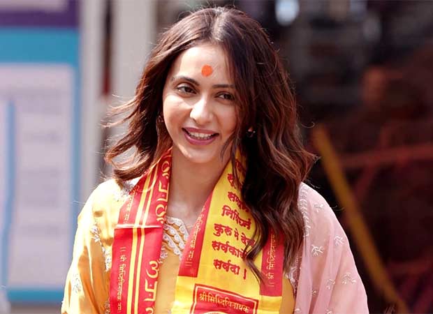 Rakul Preet Singh seeks divine blessings at Siddhivinayak temple ahead of De De Pyaar De 2 release