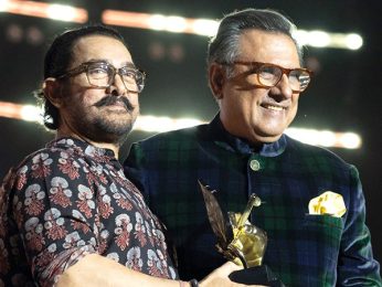 Aamir Khan receives maiden RK Laxman Excellence Award at MCA Stadium ceremony Aamir Khan receives maiden RK Laxman Excellence Award at MCA Stadium ceremony