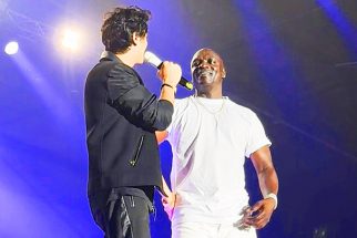 Akon’s HEARTFELT tribute to Aadesh Shrivastava in Mumbai!