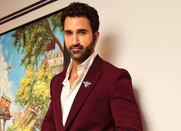 गुरफतेह पीरजादा ने फ्रैक्चर और सूजे हुए चेहरे के बावजूद रिवोल्यूशनरीज की शूटिंग पूरी करते हुए हार्दिक नोट लिखा