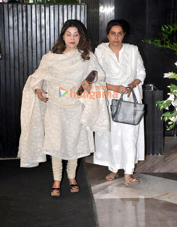 hrithik roshan saba azad jeetendra jackie shroff zayed khan sanjay khan and others attend late zarine katrak khans prayer meet 7144 19