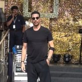 Khiladi’s dashing airport look! Akshay Kumar