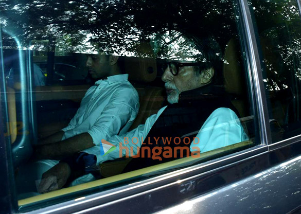 photos aamir khan amitabh bachchan abhishek bachchan and others snapped attending late dharmendras last rites 1