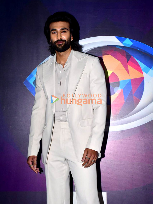 photos ajay devgn rakul preet singh r madhavan and meezaan jafri snapped promoting de de pyaar de 2 on the sets of bigg boss 19 8