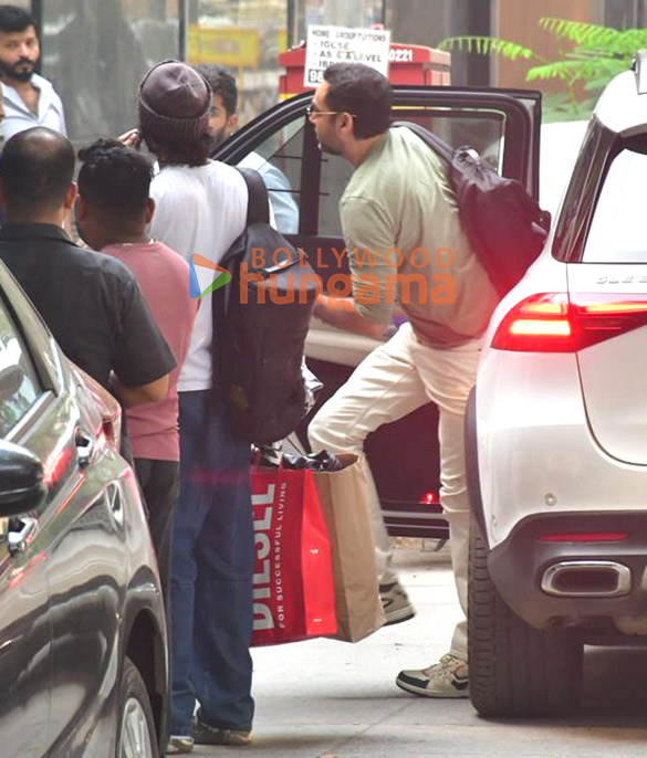 photos ajay devgn ranbir kapoor saif ali khan alia bhatt karisma kapoor and others snapped at sunny deols house in juhu 5