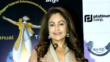 Photos: Celebs grace the 22nd Transmedia Gujarati Screen & Stage Awards with CM Devendra Fadnavis