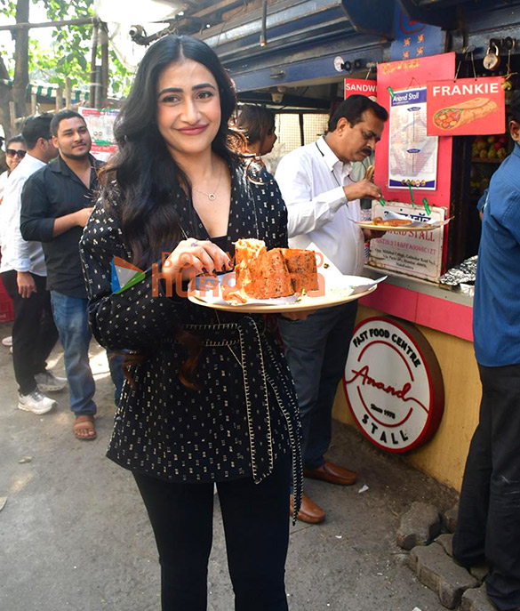 photos dhanashree verma snapped in juhu 1