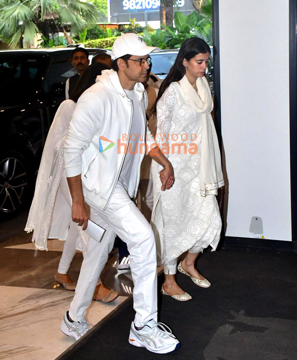 photos hrithik roshan saba azad jeetendra jackie shroff zayed khan sanjay khan and others attend late zarine katrak khans prayer meet 3